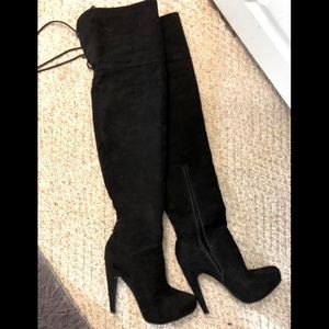 Thigh-high suede Black heeled Boots